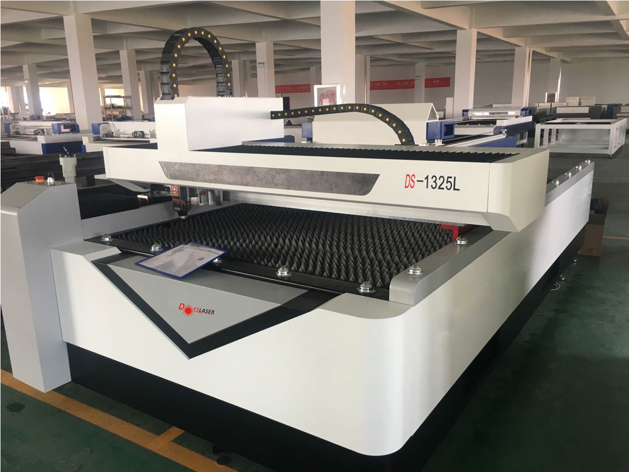 Large fiber laser precise cutter